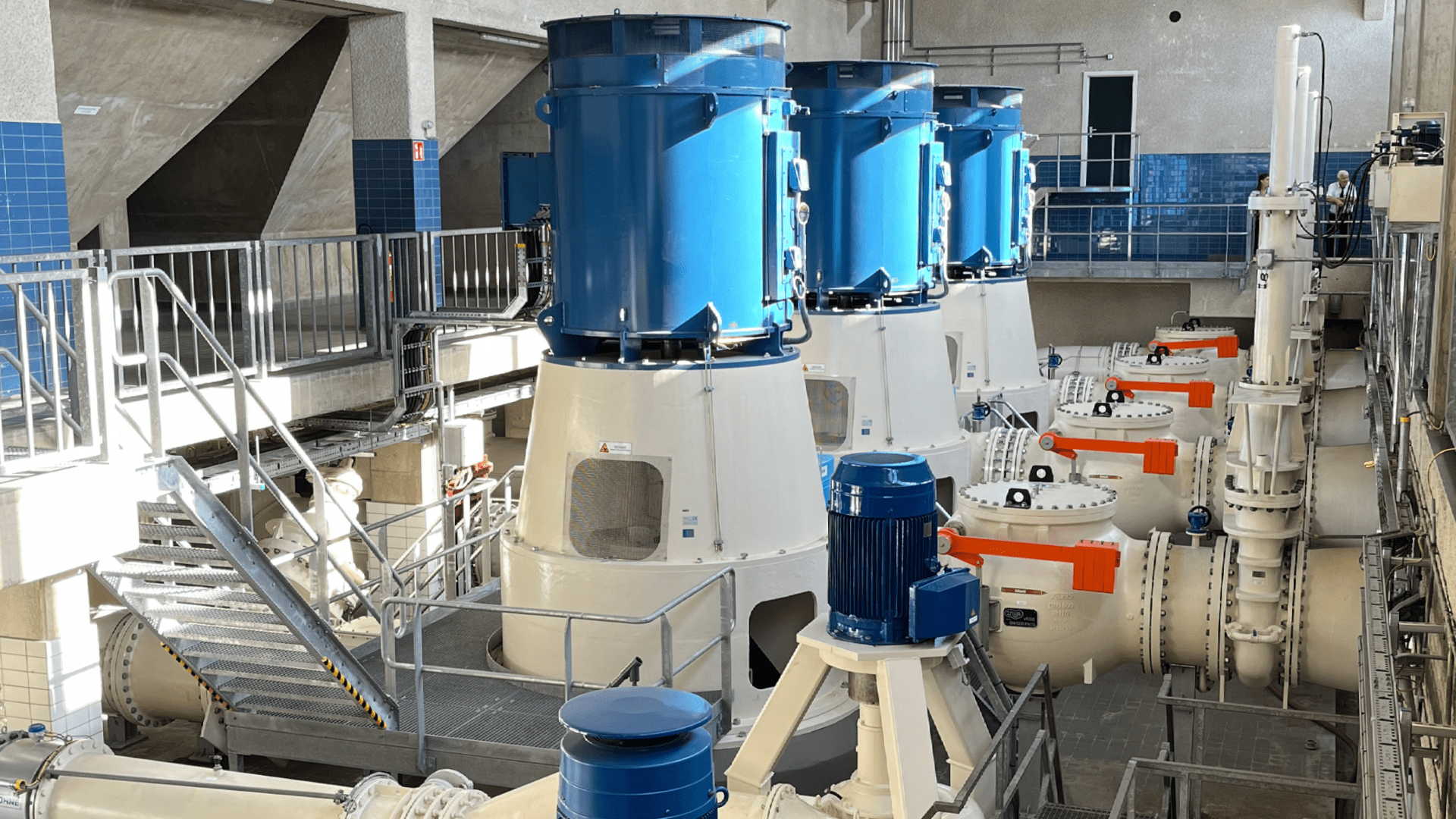 Pumping station for pumping water in wastewater treatment