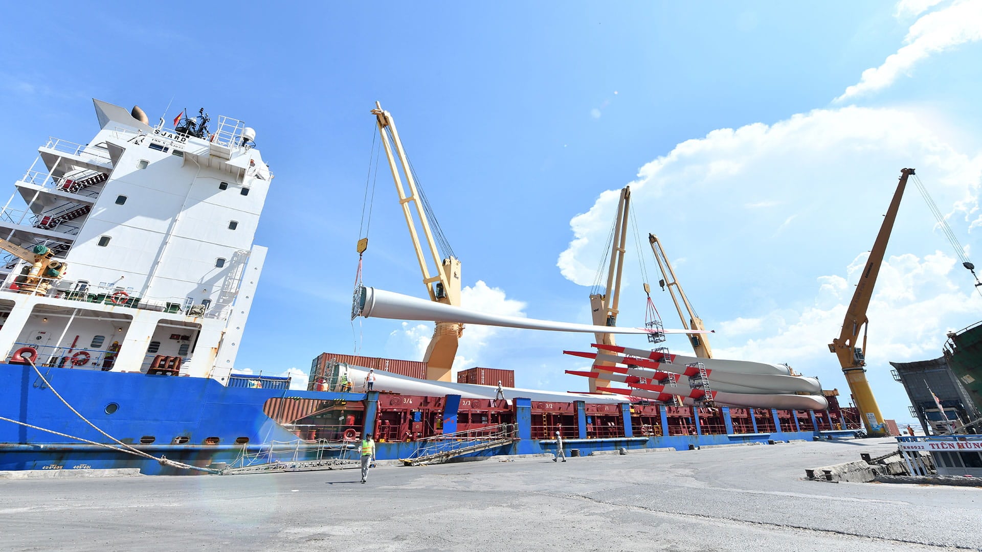 Wind energy in ports