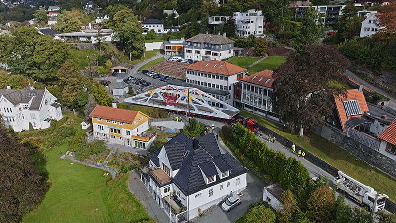 Transport of Paradise bridge, Norway