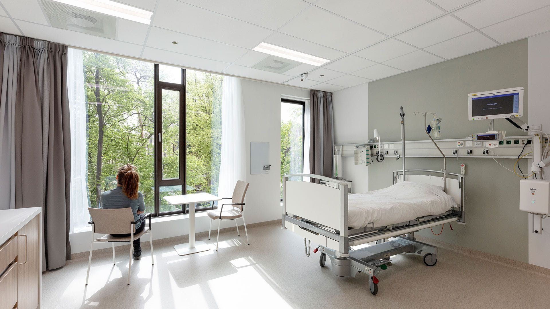 A room with a bed and a table