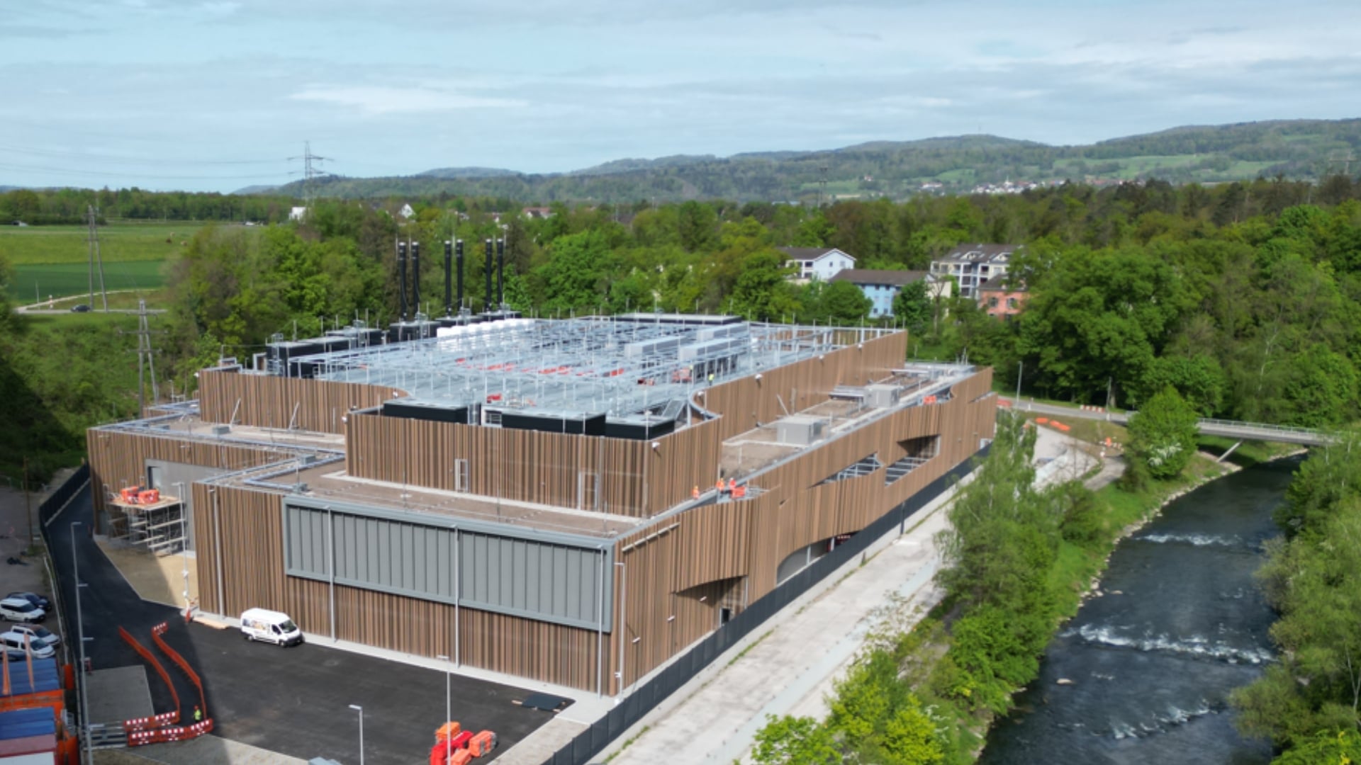 ZRH21 data centre in Switzerland blending into green environment