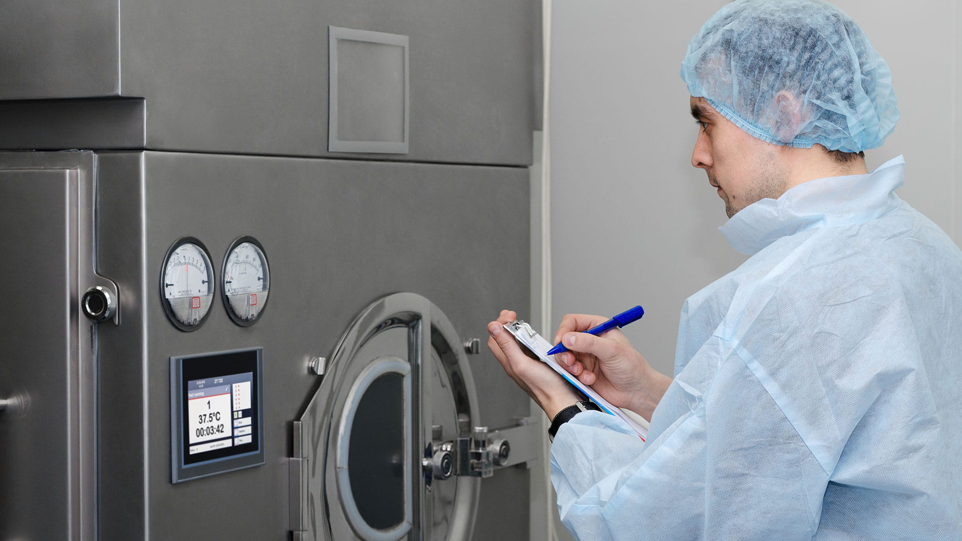 Pharmaceutical industry, biotechnology-based life science company, GMP validation, cleanrooms, validation and qualification of cleanrooms