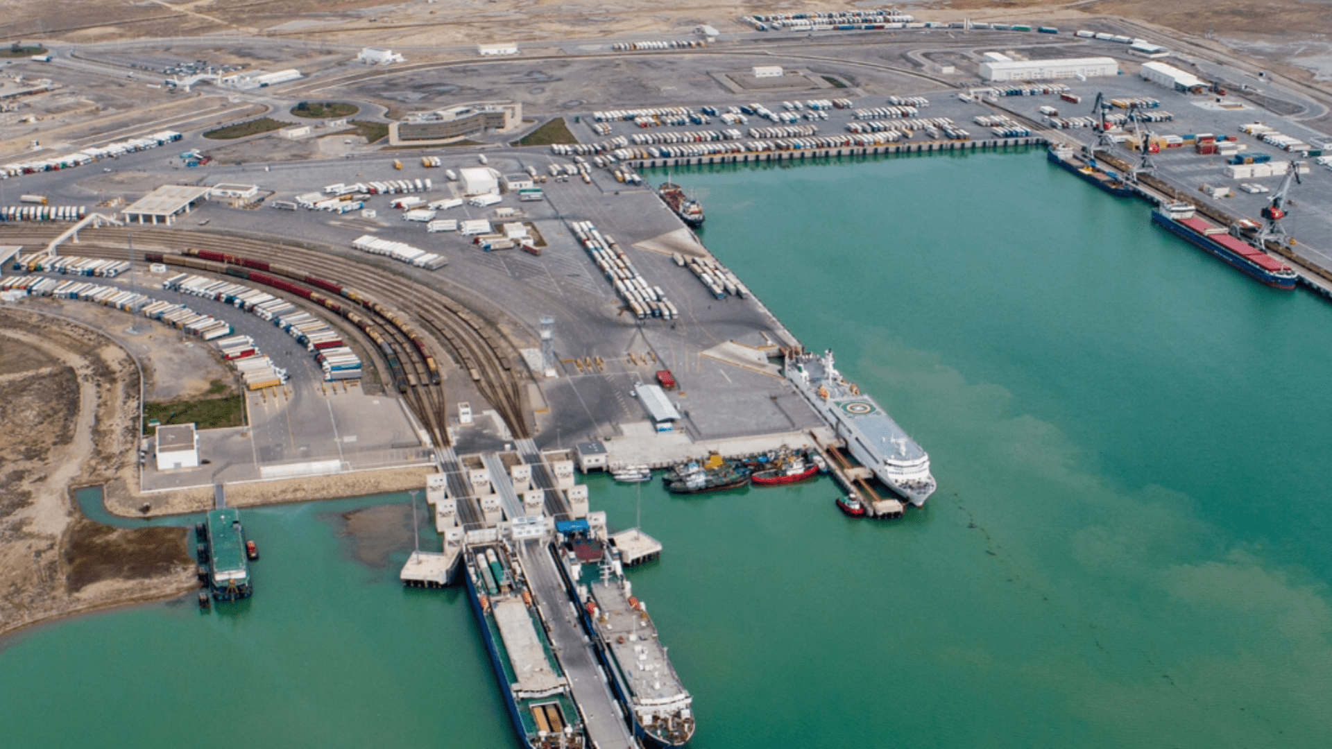 Overview of the initial development of the new port of Baku near Alat