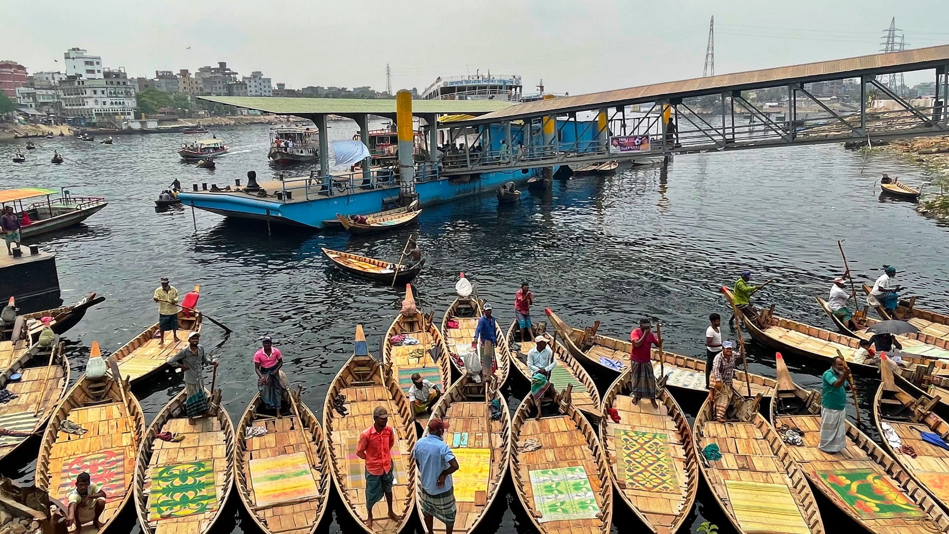 Boats on the shore of the river in Dhaka