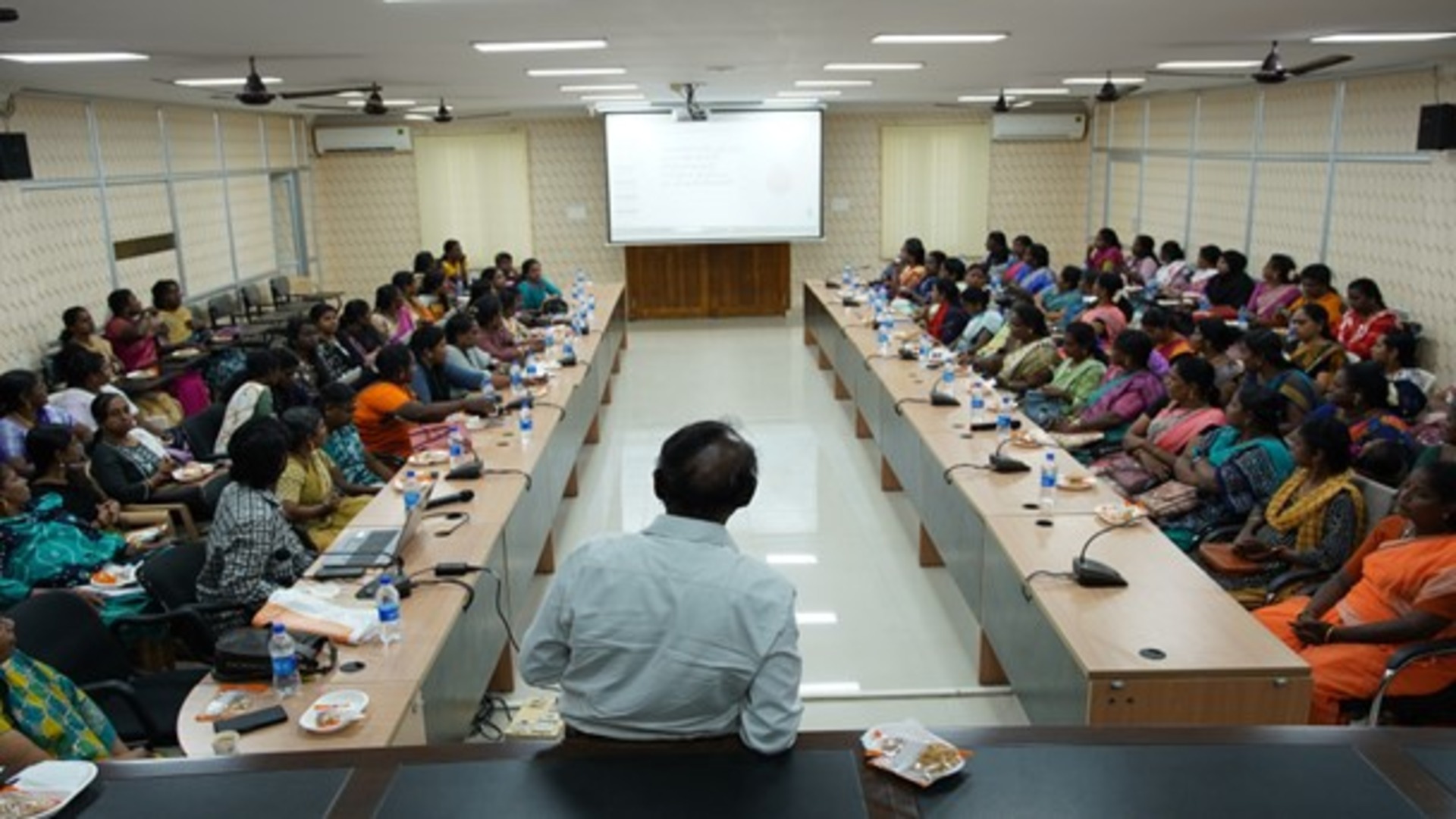 Capacity‑building workshop supporting inclusive flood resilience and urban flood management in the Kosasthalaiyar Basin, Chennai.