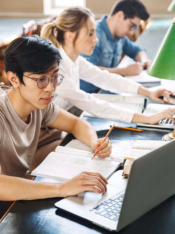 University students on a research simulation course that helps them gain an advantage in the post-university job hunt