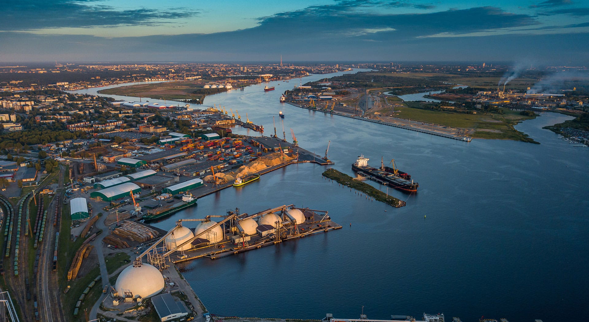 Green port operations