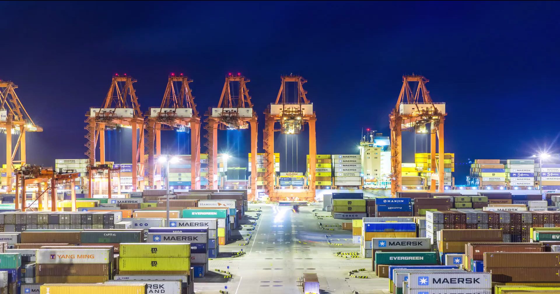 Overview of a port handling dock