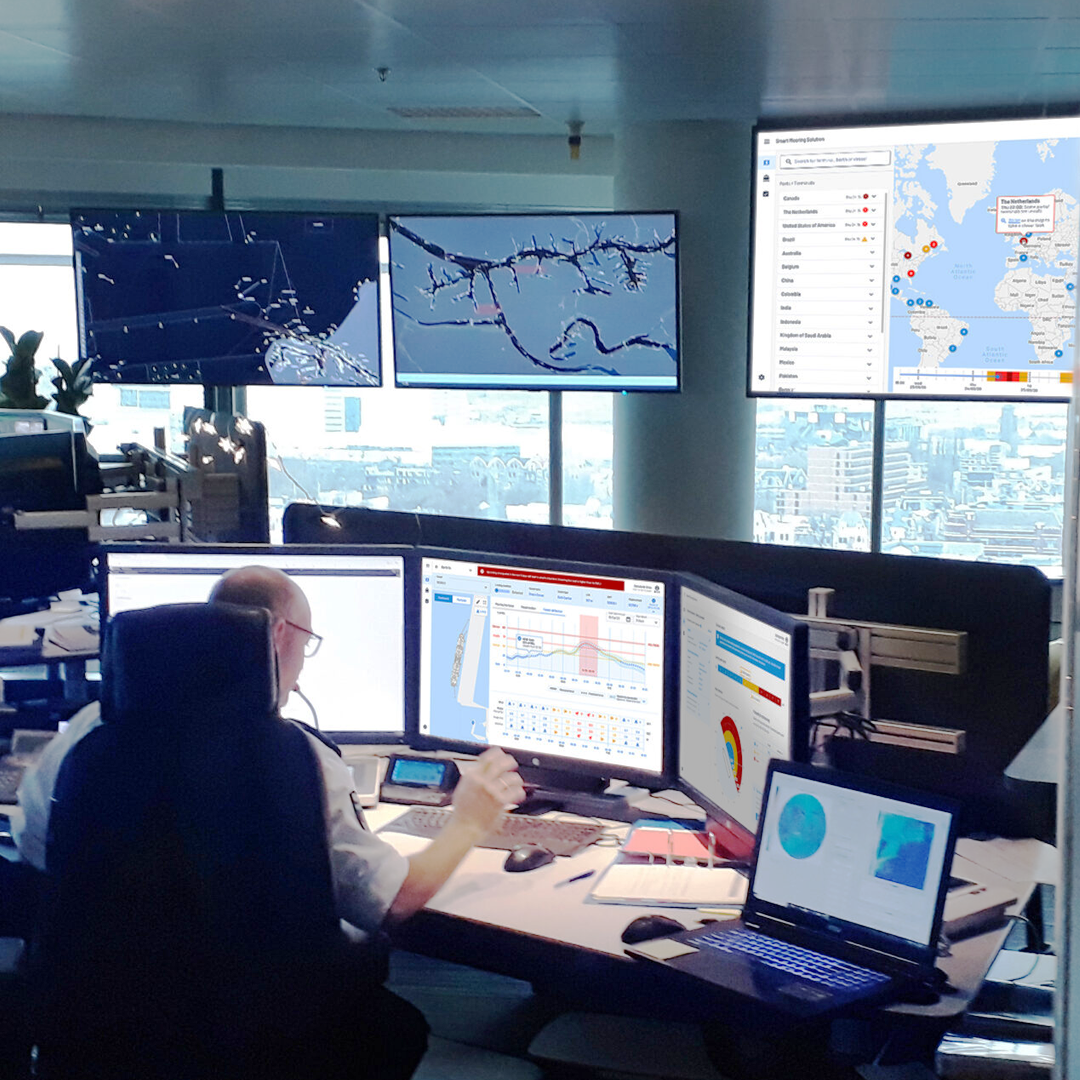 We provide duty officers and harbour masters an overview of unsafe and potentially risky mooring situations across the entire port, including vessel clearance requests.